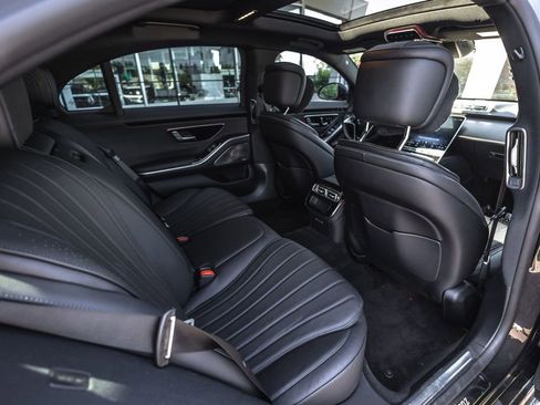 Used 2022 Mercedes-Benz S 500 4MATIC w/ AMG Line Package image 30