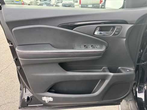 Used 2020 Honda Ridgeline Black Edition image 9