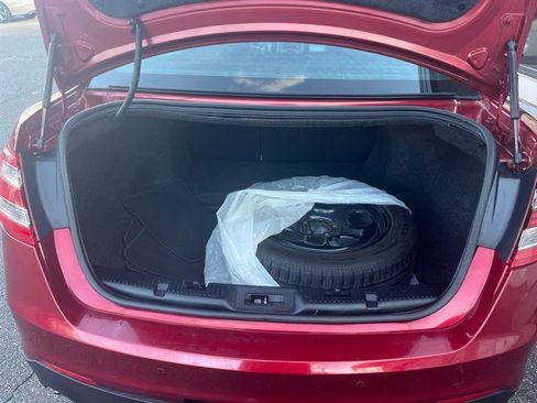 Used 2015 Ford Taurus SEL image 20