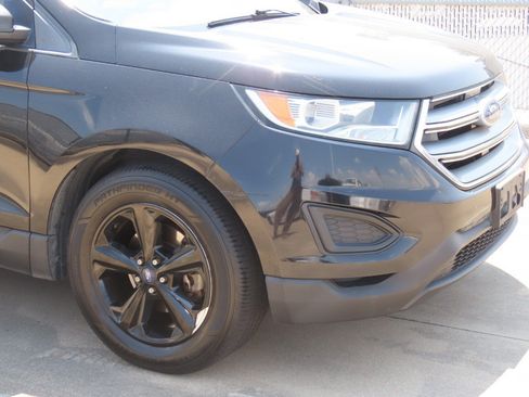 Used 2017 Ford Edge SE FWD image 6