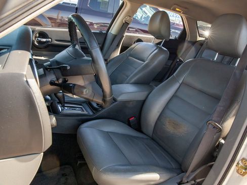 Used 2005 Dodge Magnum SE image 13