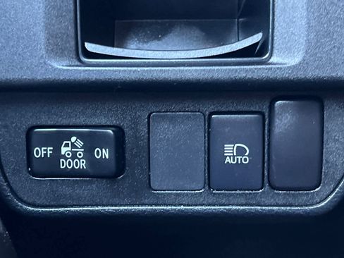 Used 2019 Toyota Tacoma SR5 RWD image 27