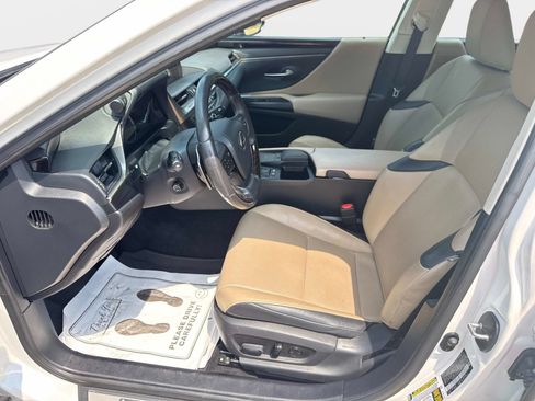 Used 2021 Lexus ES 300h w/ Premium Package FWD image 16