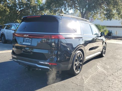 Used 2024 Kia Carnival SX Prestige image 7