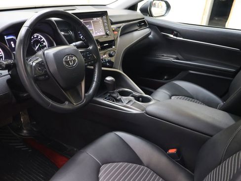 Used 2022 Toyota Camry SE image 18