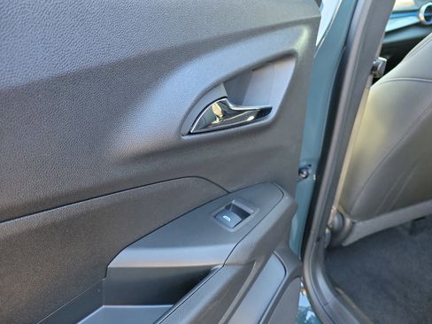 Used 2025 Chevrolet Trax LT w/ Driver Confidence Package FWD image 13