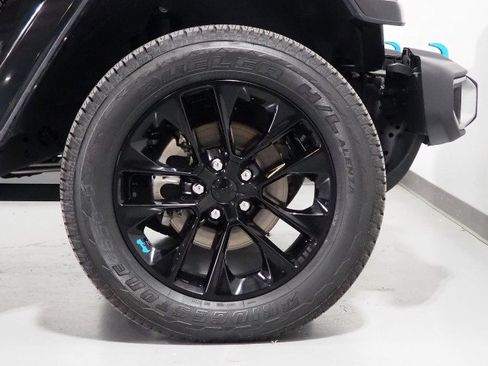 Used 2022 Jeep Wrangler Unlimited Sahara w/ Safety Group image 39