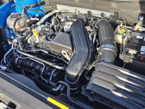 Used 2023 Volkswagen Taos SE w/ Panoramic Sunroof Package image 20