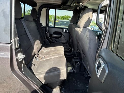 Used 2020 Jeep Gladiator Sport w/ Quick Order Package 24S AWD/4WD image 12