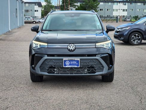 Certified 2025 Volkswagen Taos SE AWD/4WD image 2