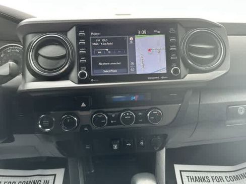 Used 2022 Toyota Tacoma TRD Sport AWD/4WD image 26