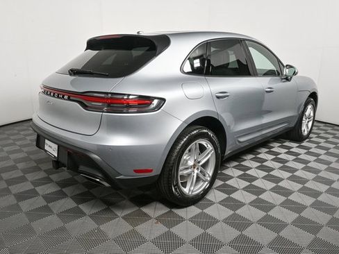 Certified 2025 Porsche Macan image 28