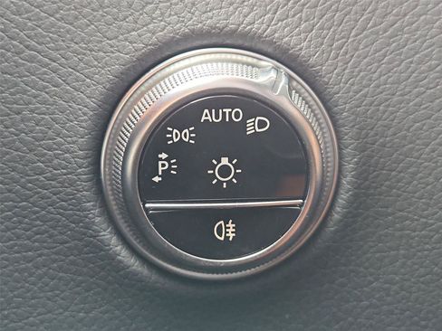 Used 2024 Mercedes-Benz GLC 300 4MATIC image 18