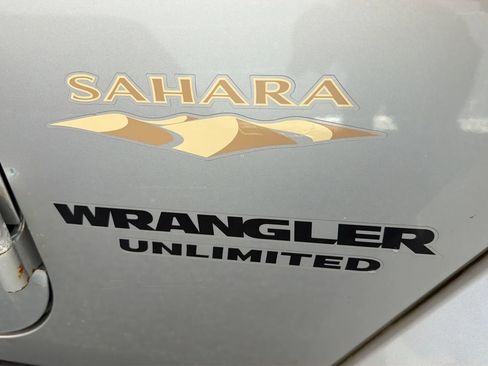 Used 2012 Jeep Wrangler Unlimited Sahara w/ Connectivity Group image 12