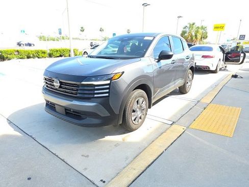 Used 2025 Nissan Kicks S image 8