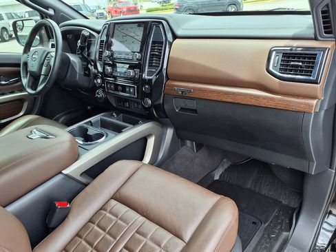 Used 2023 Nissan Titan Platinum Reserve w/ Moonroof Package AWD/4WD image 11