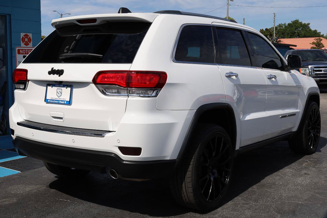 Used 2021 Jeep Grand Cherokee Limited w/ Sun & Sound Group AWD/4WD image 4