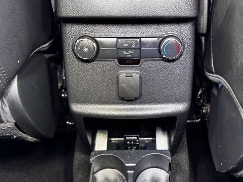 Used 2018 Ford Explorer XLT w/ Equipment Group 202A AWD/4WD image 49
