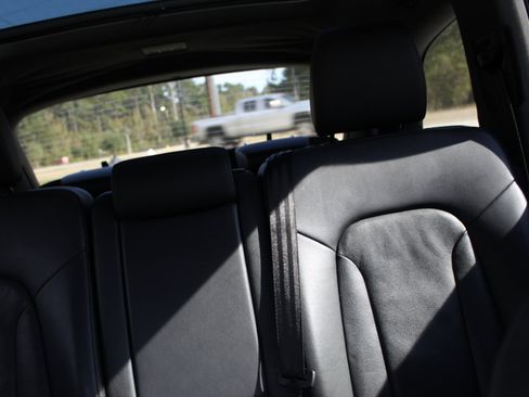 Used 2014 Audi Q7 3.0T S line Prestige w/ S Line Package image 16