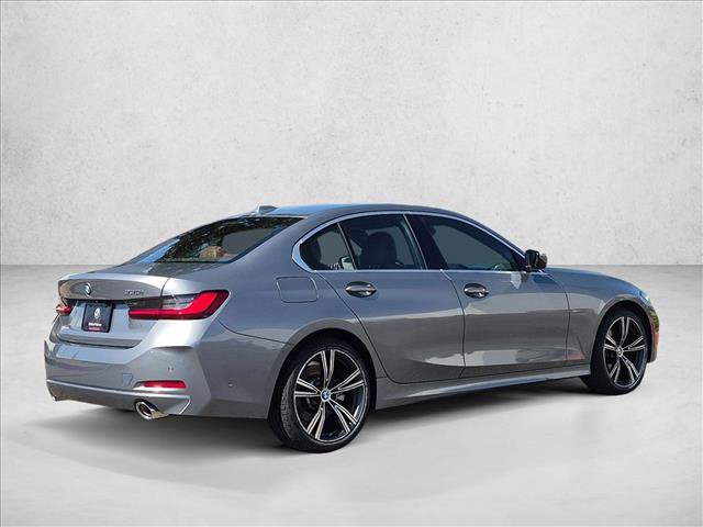 Used 2024 BMW 330i Sedan w/ Premium Package RWD image 5