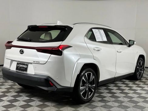 Used 2022 Lexus UX 200 w/ Premium Package FWD image 9