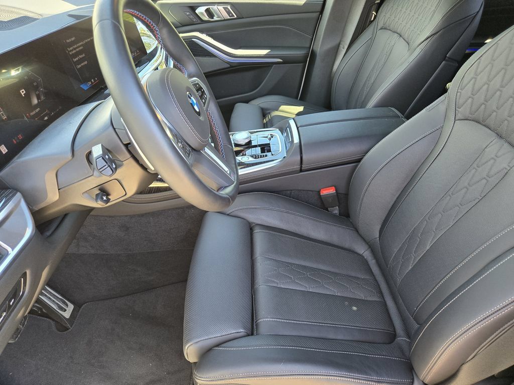 Certified 2025 BMW X7 M60i AWD/4WD image 17