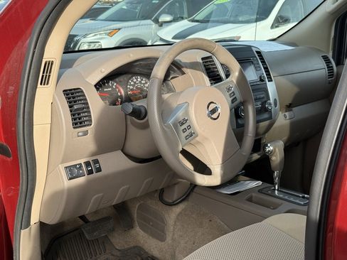 Used 2018 Nissan Frontier SV image 5