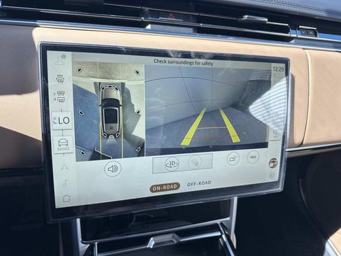 New 2026 Land Rover Range Rover Long Wheelbase SE AWD/4WD image 16