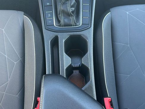 Used 2025 Volkswagen Jetta Sport image 27