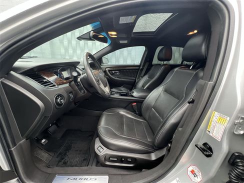 Used 2019 Ford Taurus Limited image 10