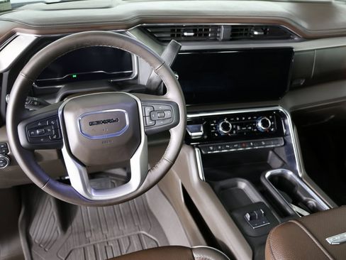 Certified 2025 GMC Sierra 3500 Denali w/ Denali Reserve Package image 12