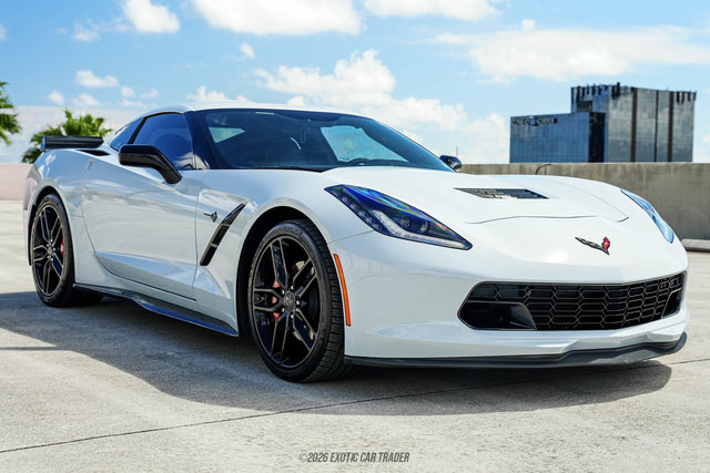Used 2018 Chevrolet Corvette Stingray Coupe w/ 1LT RWD image 19