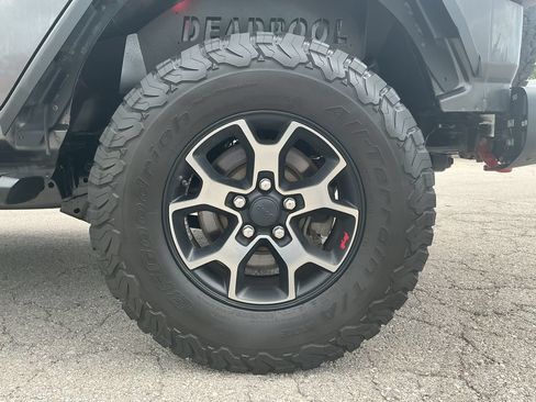 Used 2018 Jeep Wrangler Unlimited Rubicon AWD/4WD image 8