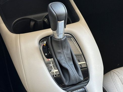 Used 2025 Honda HR-V LX image 32