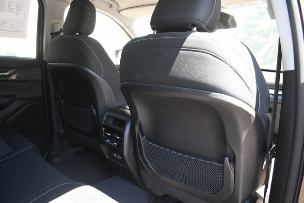 Used 2023 Jeep Grand Cherokee Laredo AWD/4WD image 27