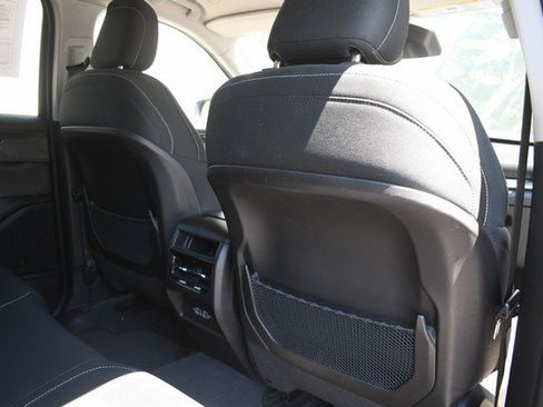 Used 2023 Jeep Grand Cherokee Laredo AWD/4WD image 27