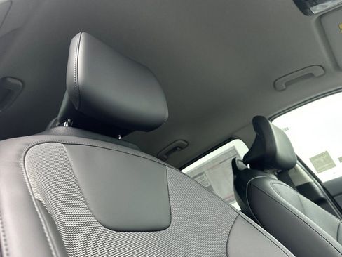 New 2026 Kia Niro Wind image 17