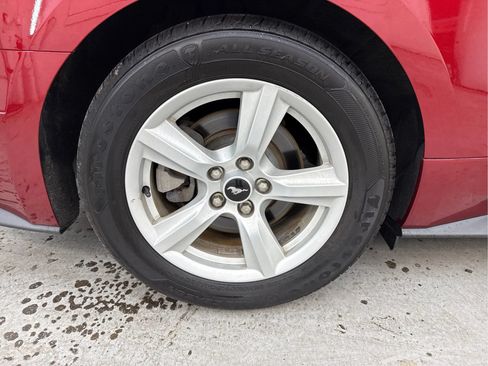 Used 2018 Ford Mustang Coupe RWD image 27