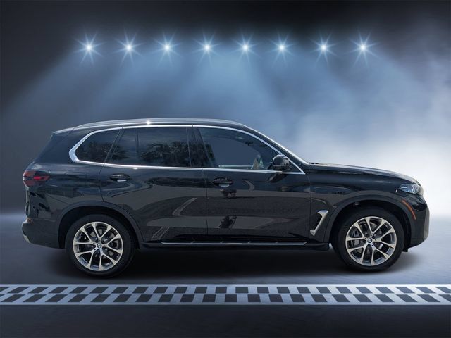Used 2025 BMW X5 xDrive40i AWD/4WD image 2