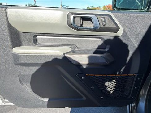 Used 2023 Ford Bronco Badlands image 15