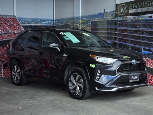 Used 2021 Toyota RAV4 SE w/ Weather & Moonroof Package AWD/4WD image 1