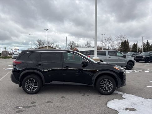 Used 2023 Nissan Rogue S image 4