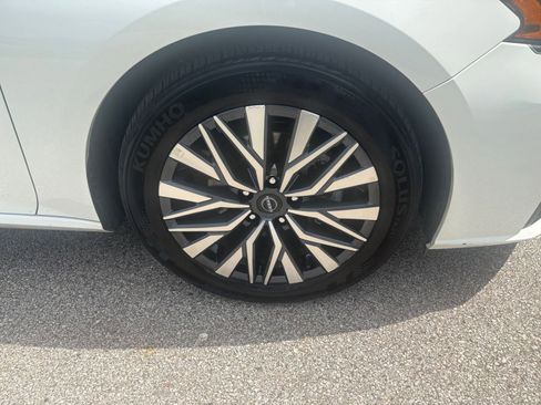 Used 2025 Nissan Altima 2.5 SV image 29