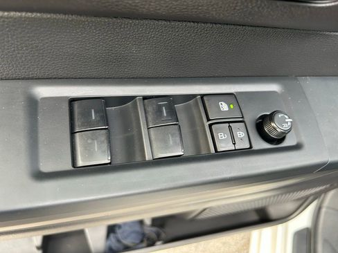 Used 2025 Toyota Tundra SR w/ SR Tow Package AWD/4WD image 17
