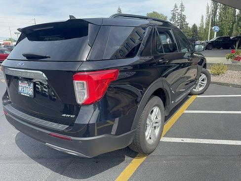 Used 2023 Ford Explorer XLT w/ Equipment Group 202A AWD/4WD image 4