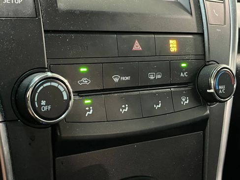 Used 2016 Toyota Camry SE FWD image 22