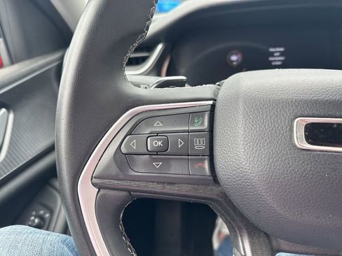 Used 2023 Jeep Grand Cherokee L Laredo image 16