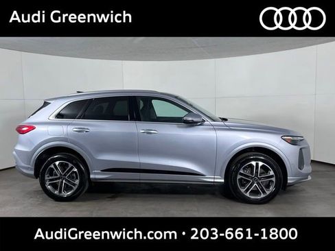 Used 2025 Audi Q5 Premium Plus w/ Premium Plus AWD/4WD image 8