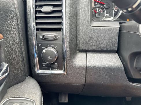 Used 2017 RAM 1500 Laramie w/ Convenience Group AWD/4WD image 19
