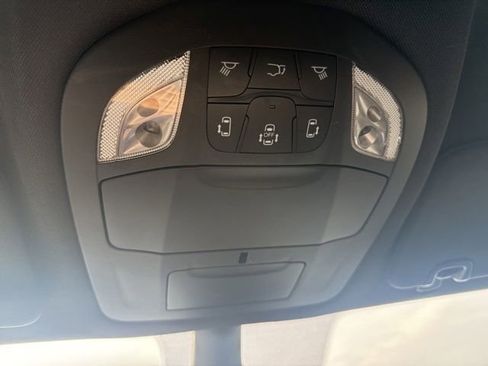 Used 2025 Chrysler Pacifica Select FWD image 21